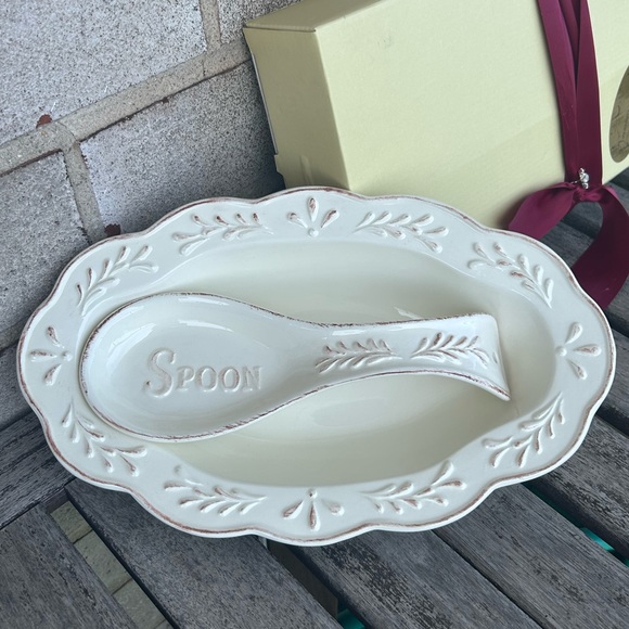 Ceramic serving bowl with matching spoon - Picture 3 of 6